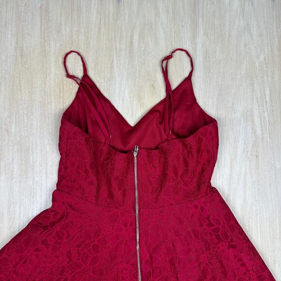 Lulu's Berry Red Lace Romantic Valentine's Day Date Night Skater Dress Small - Picture 7 of 13